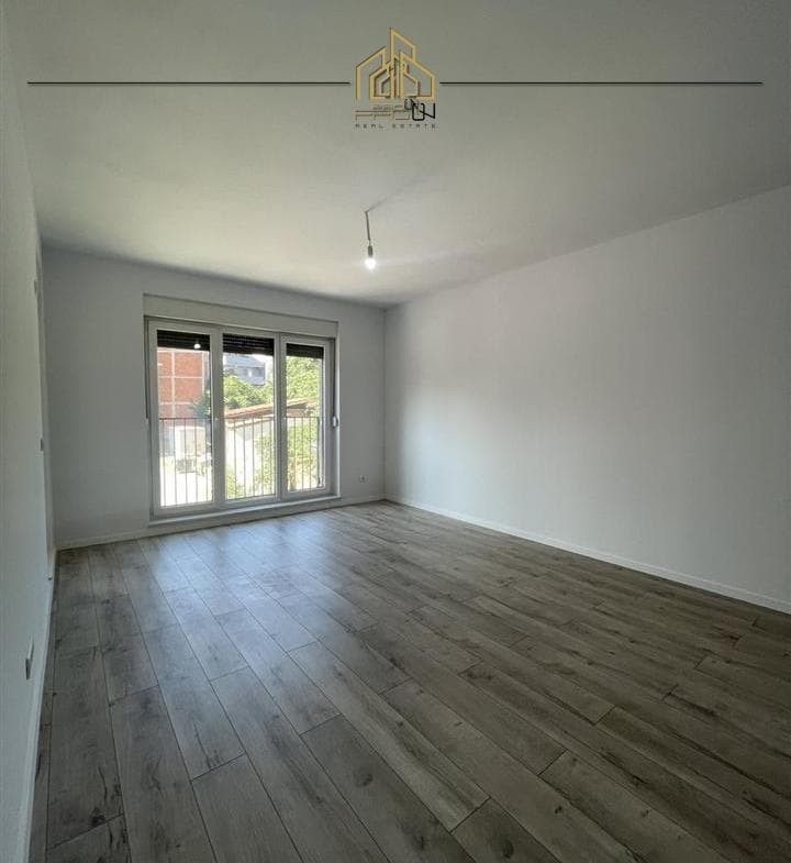Banesë / Zyre me qira – Tophane 4