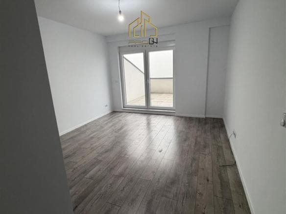 Banesë / Zyre me qira – Bresje, Fushë Kosovë
