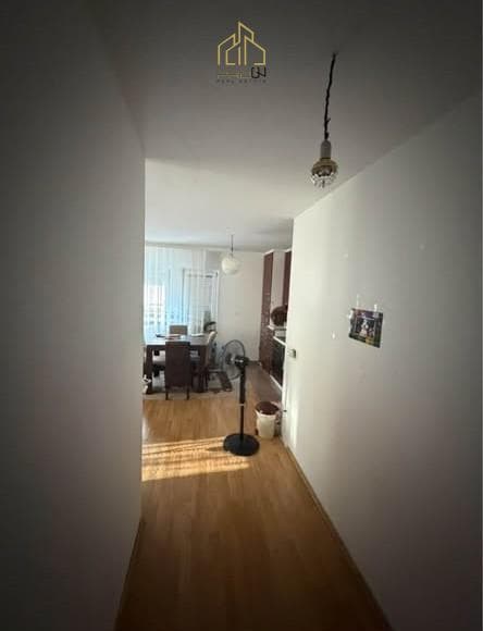 Kat shtëpie me qira – Qendër 4