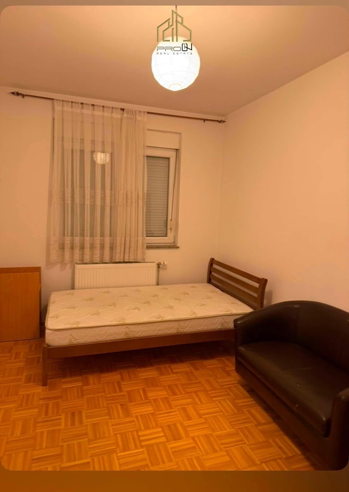 Banesë me qira – Mati 1 4