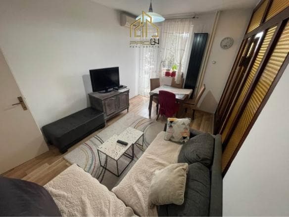 Banesë / Zyre me qira – Ulpianë