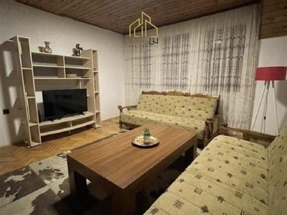Kat shtëpie me qira – 4 Llullat