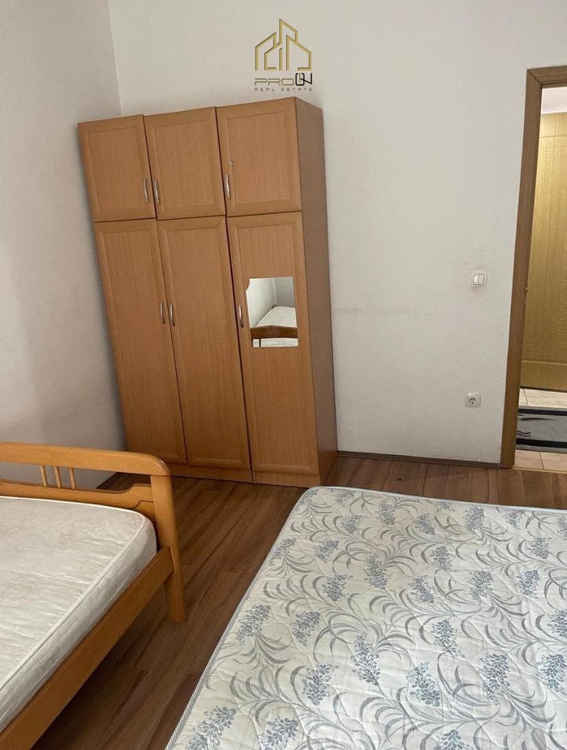 Banesë me qira – 4 Llullat 4