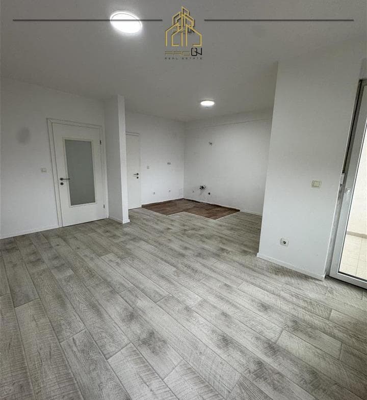 Banesë / Zyre me qira – Lagja e Spitalit 3