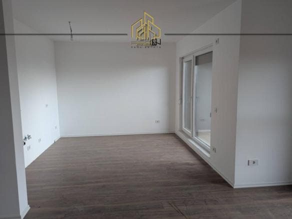 Banesë / Zyre me qira – Mati 1