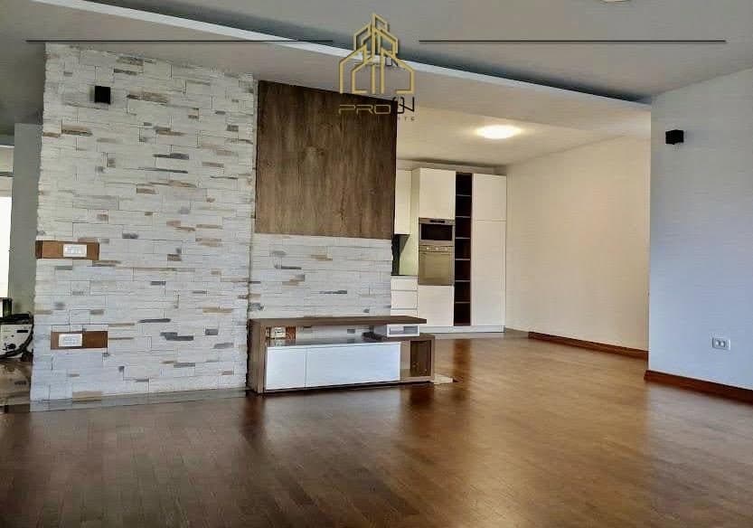 Banesë / Zyre me qira – Rruga B 3