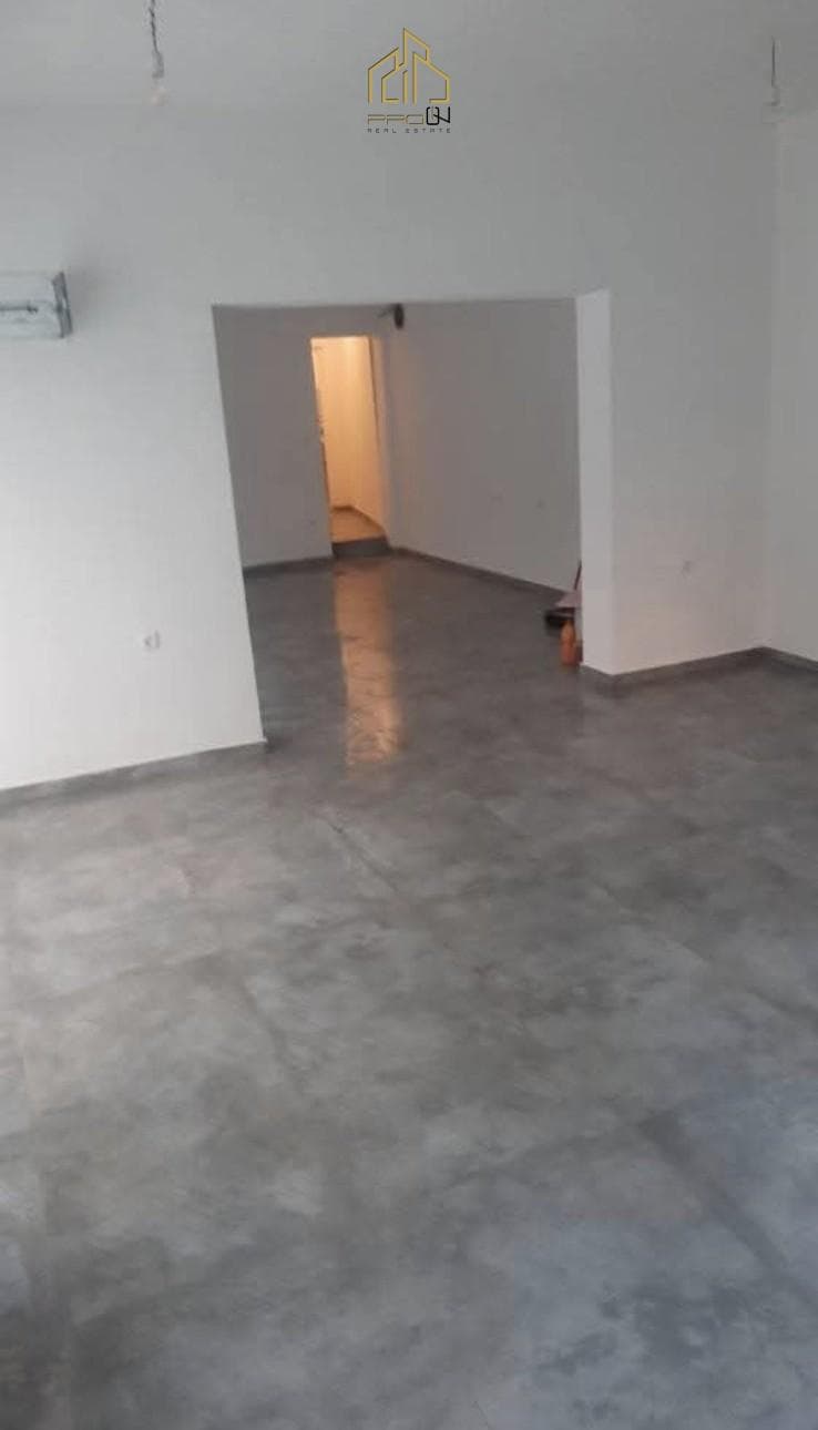 🏢 LOKAL ME QIRA – QENDËR 4