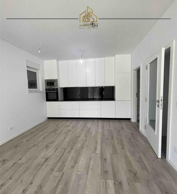 Banesë / Zyre me qira – Tophane 2