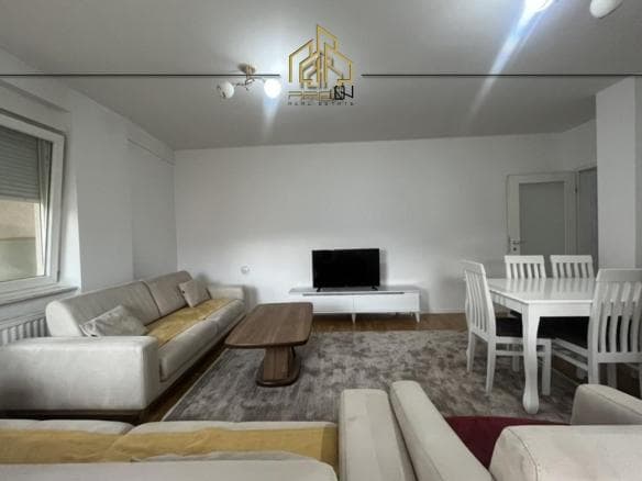 Banesë me qira – Tophane