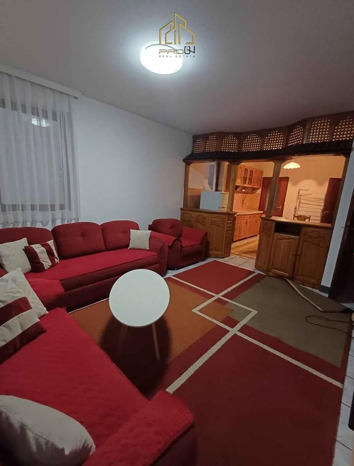 Kat shtëpie me qira – Qendër 2