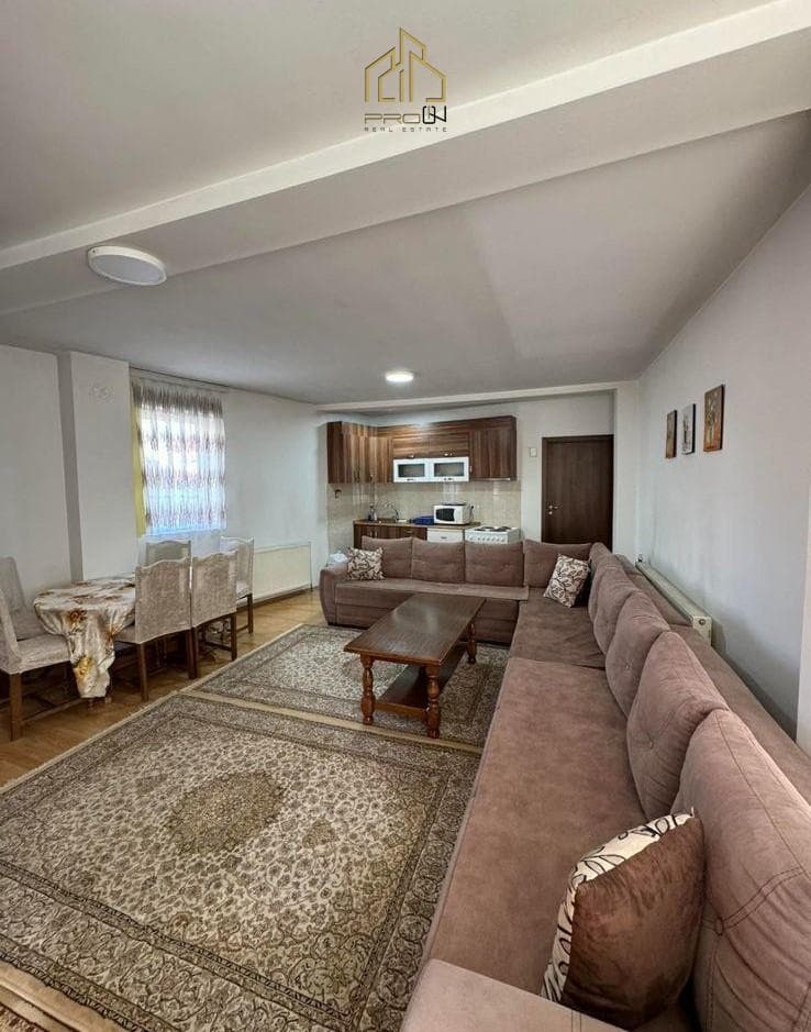 Kat shtëpie me qira – Qendër 2