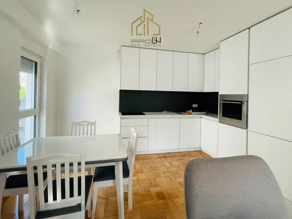 Banesë me qira – Mati 1 4