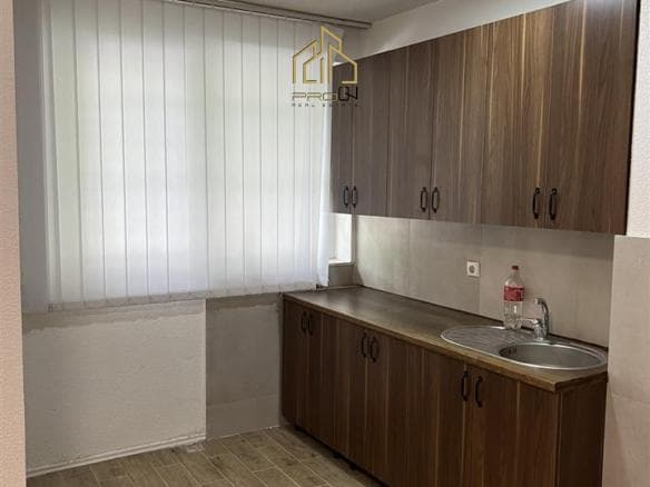 Zyre me qira – Qendër