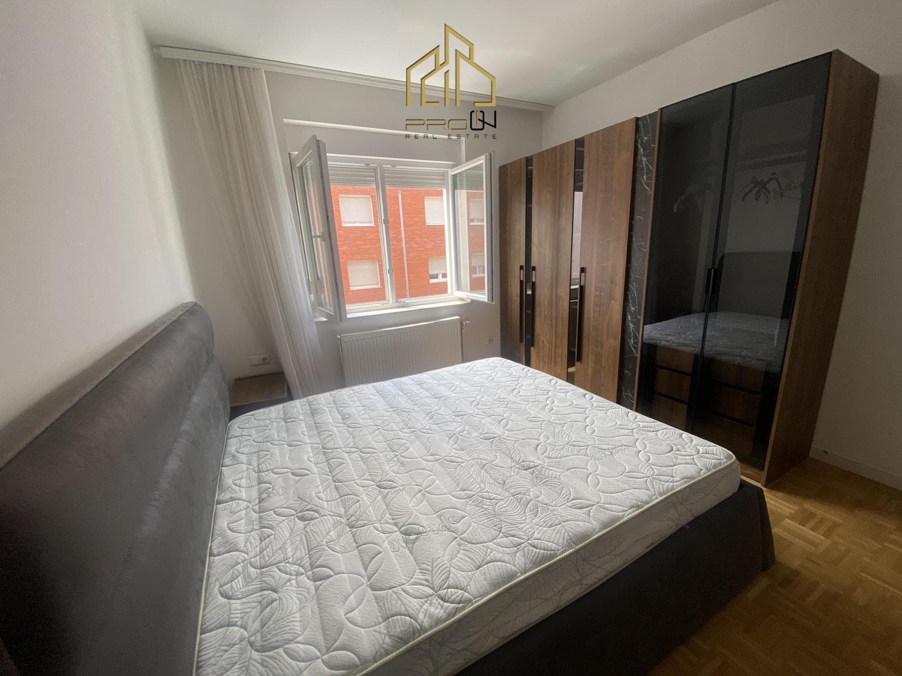 Banesë me qira – Mati 1 4