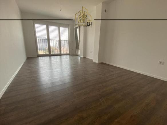 Banesë / Zyre me qira – Velani