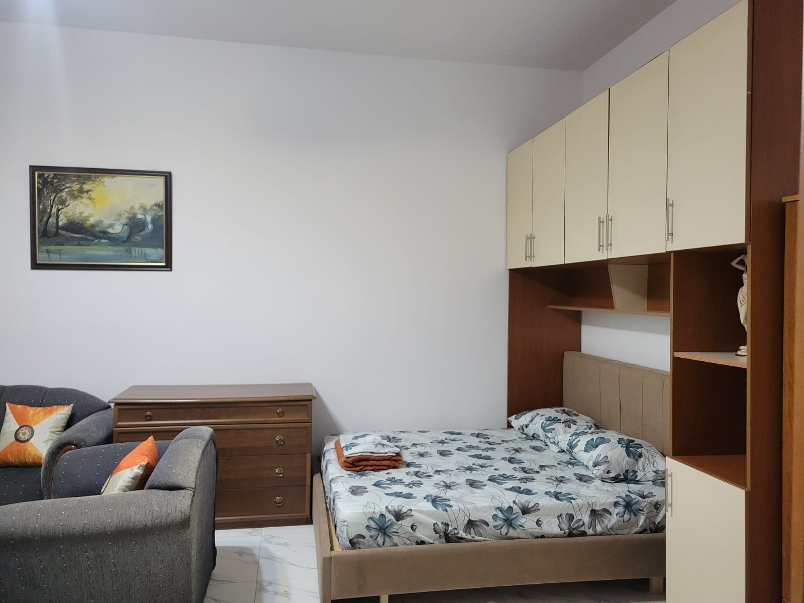 Jepet me qera Gazoniere ne Shkoze/Çmimi: 300 Euro 2