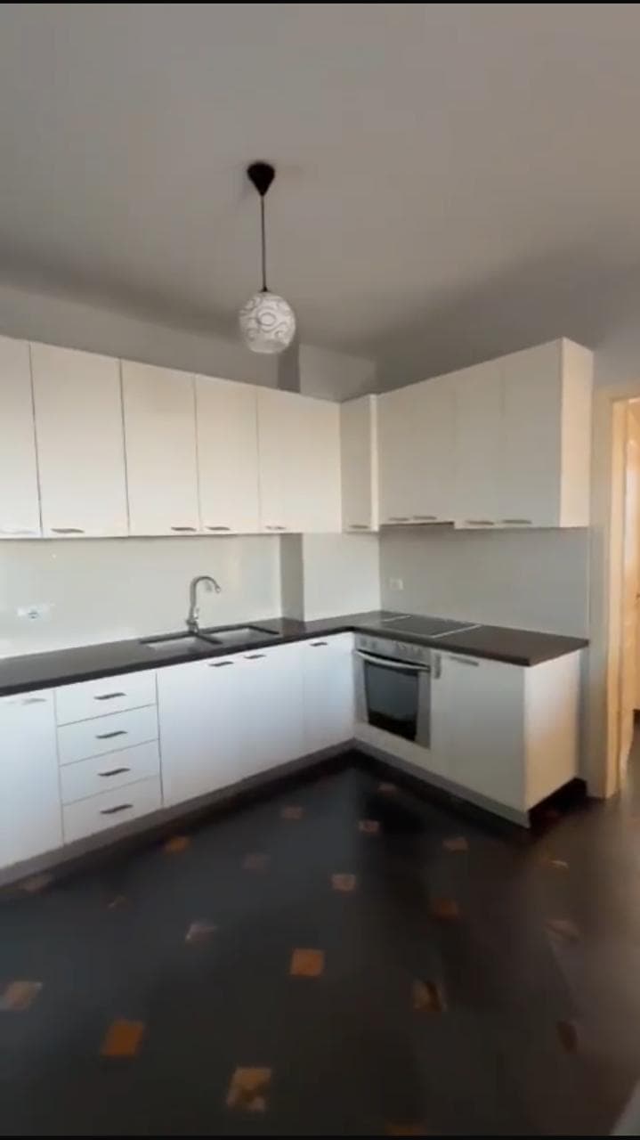 Jepet me qera shtepi 2+1+2Te Casa Italia. 2