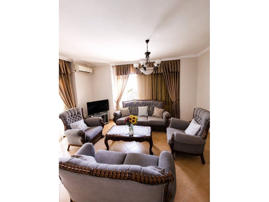 Jepet me qera apartament 2+1 prane