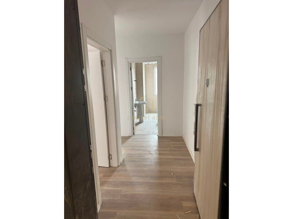 Shitet apartament 2+1ne