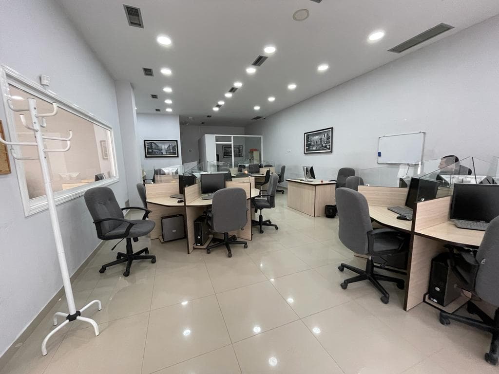 Zyrë me qera në Ali Demi, Tiranë - 1000€ | Sipërfaqe 120m² 3