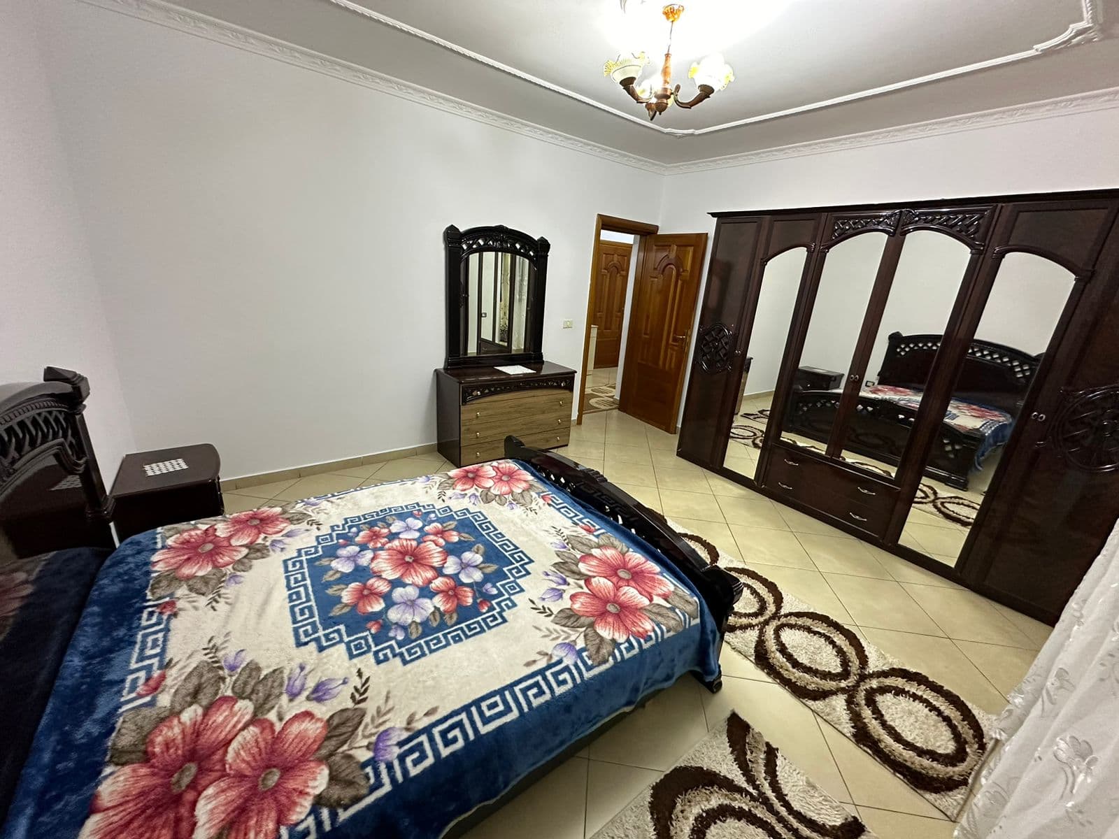 Shtëpi 2+1 Me Qira tek Rruga 5 Maji, Tiranë - 60.000 leke/muaji | 130 m²