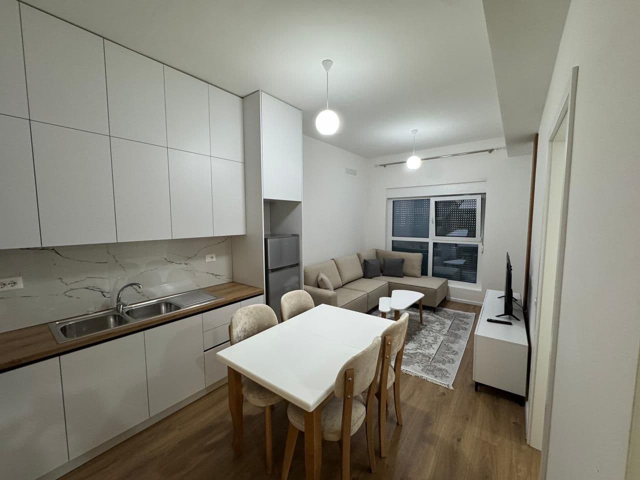 Jepet me qera Apartamenti 1+1 ne Ali Dem.