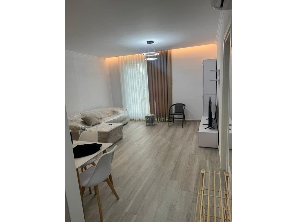 Apartament 1+1 me qera Bulevardi i Ri 3