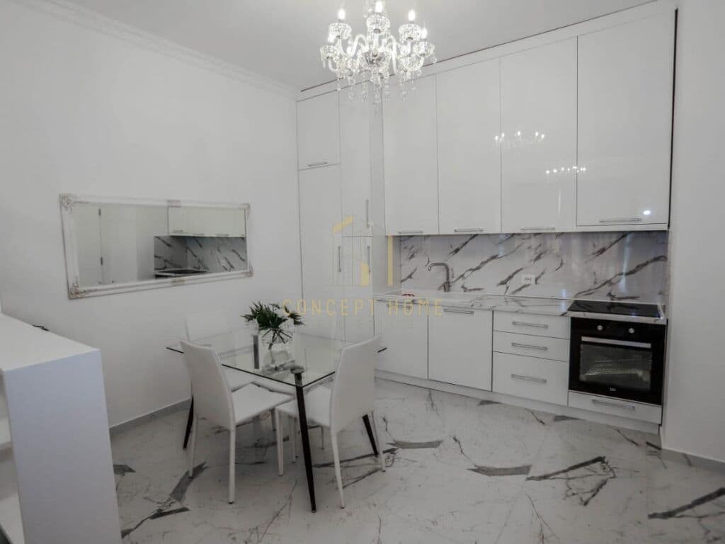 Jepet me Qira apartament 1+1 te Square 21 / 800euro 3
