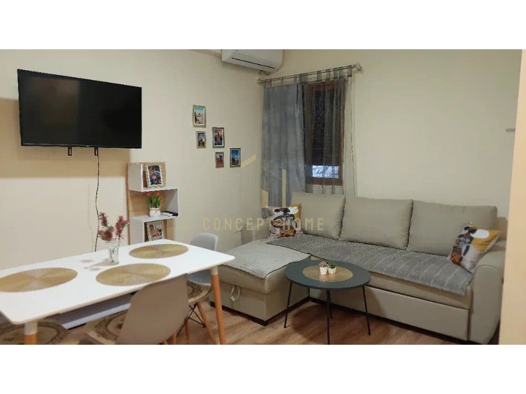 Jepet Apartament me qera per zyra 1+1 ne