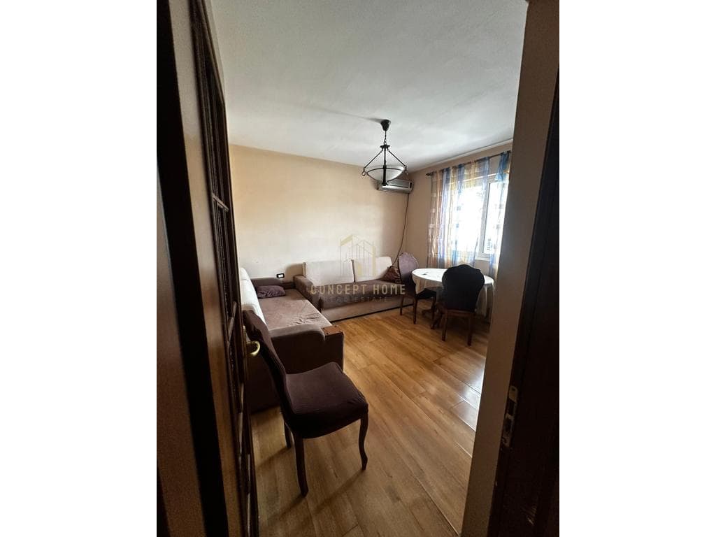 Jepet me qera apartament 2+1 ne rrugen Kongresi i Manastirit.