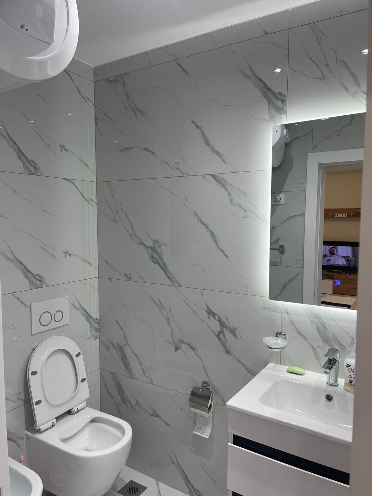 Jepet me qera apartament 1+1 tek Rruga e Kosovareve 2