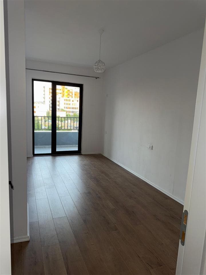 ?Jepet me qera apartament 2+1 ne Kamez 4