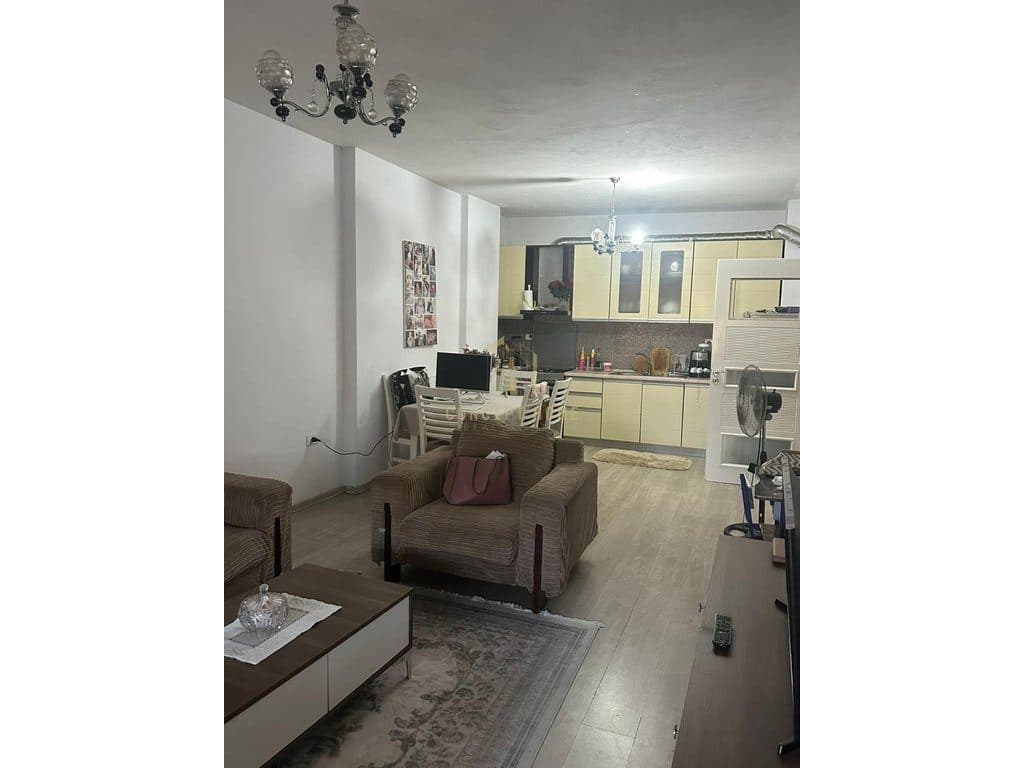Jepet me qera apartament 2+1 ne Astir