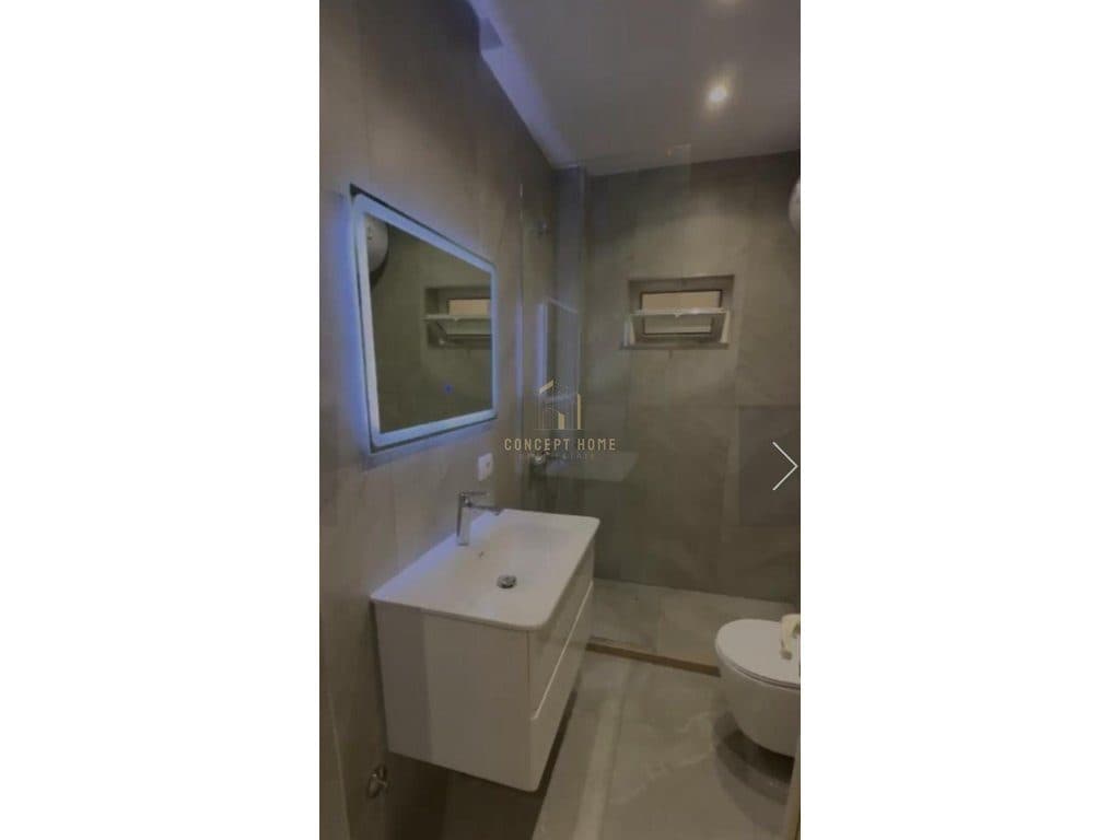 Jepet me qera apartament 2+1 Ne Xhamllik/49,000 leke