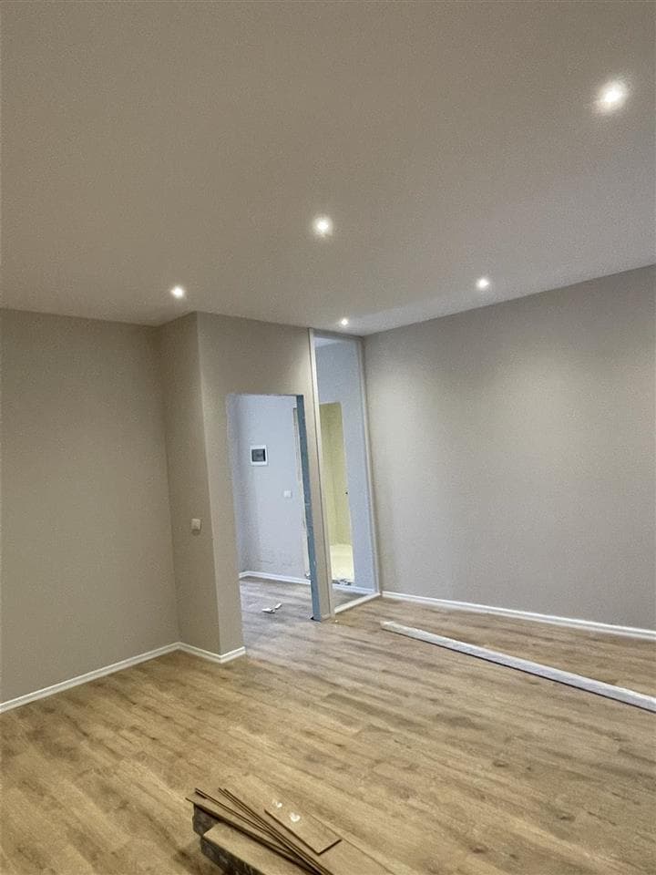 Shitet apartament 2+1 Vlore ,afer Lungomares ,Rezidenca Odeon