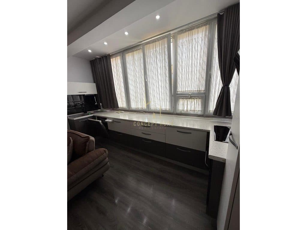 Shitet apartament 2+1 tek ish Fusha e Aviacionit 3