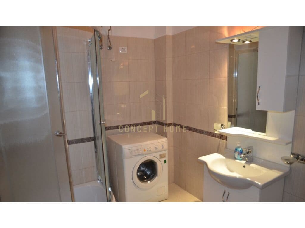 Jepet me qera Apartament 4+1+3 tek Liqeni i thate 4