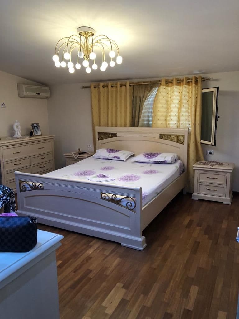 Shitet apartament 4+1+2 ne Fier 4