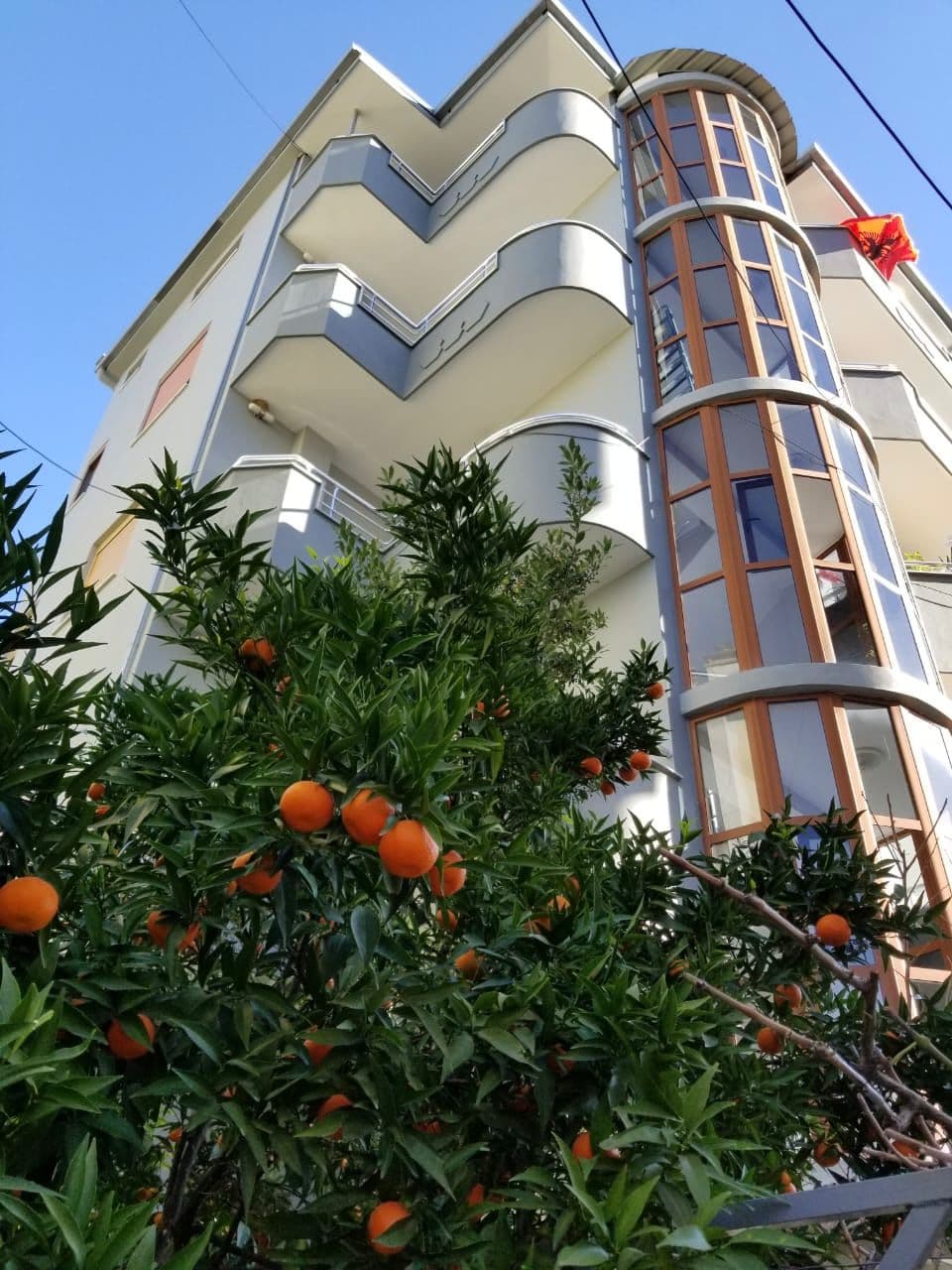 Vilë Me Qira në Selitë, Tiranë - 3000€ | 720 m²