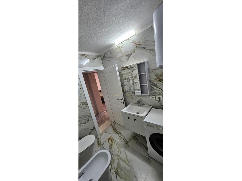 Jepet me qera apartament 1+1 te 4