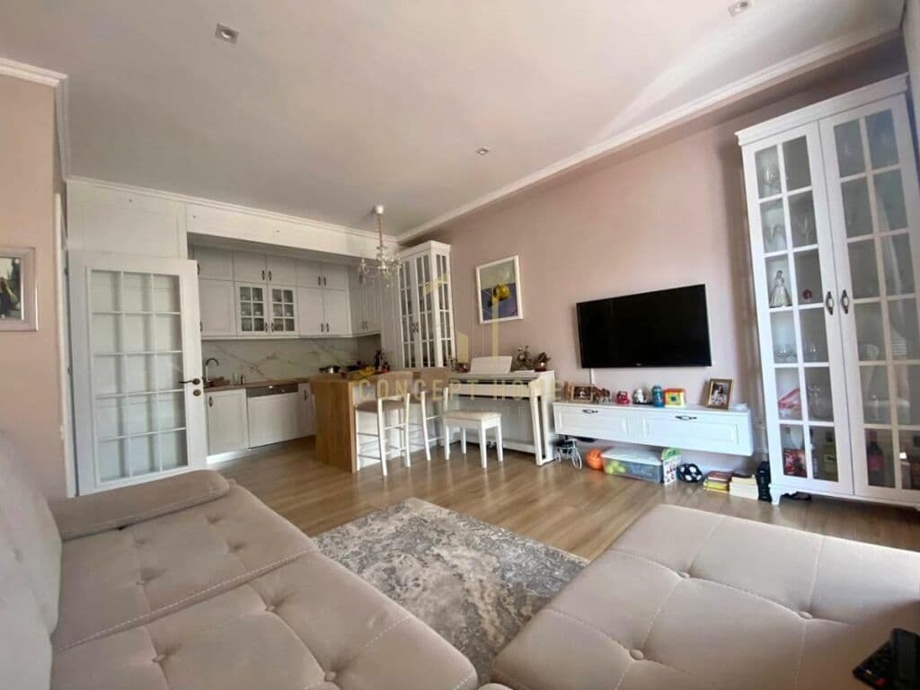 Shitet apartament 1+1 tek Ish Tregu Elektrik 2