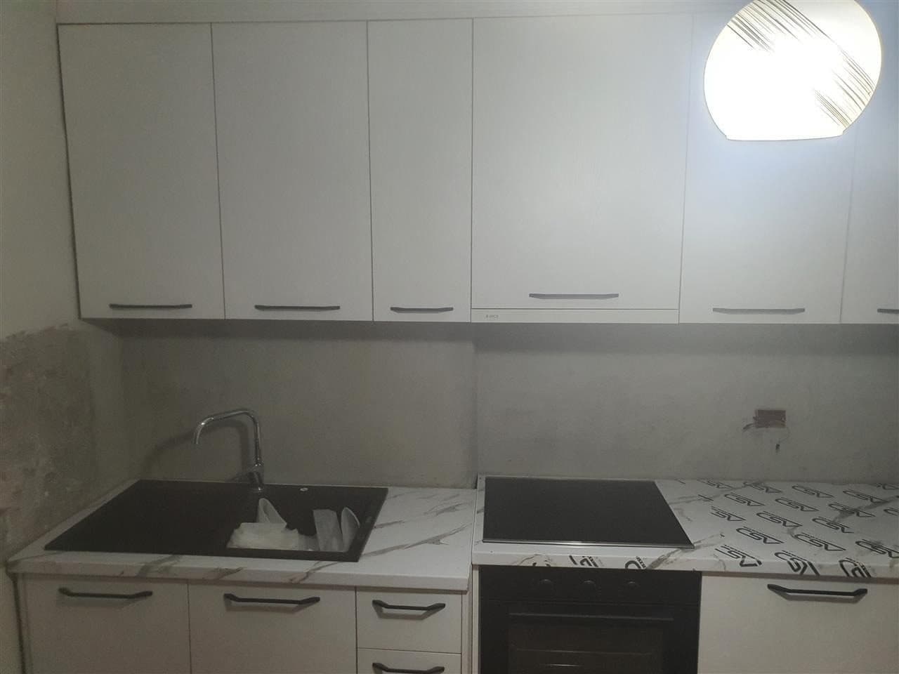 Jepet me qera apartament 2+1 te sheshi Willson/Cmimi: 750 Euro