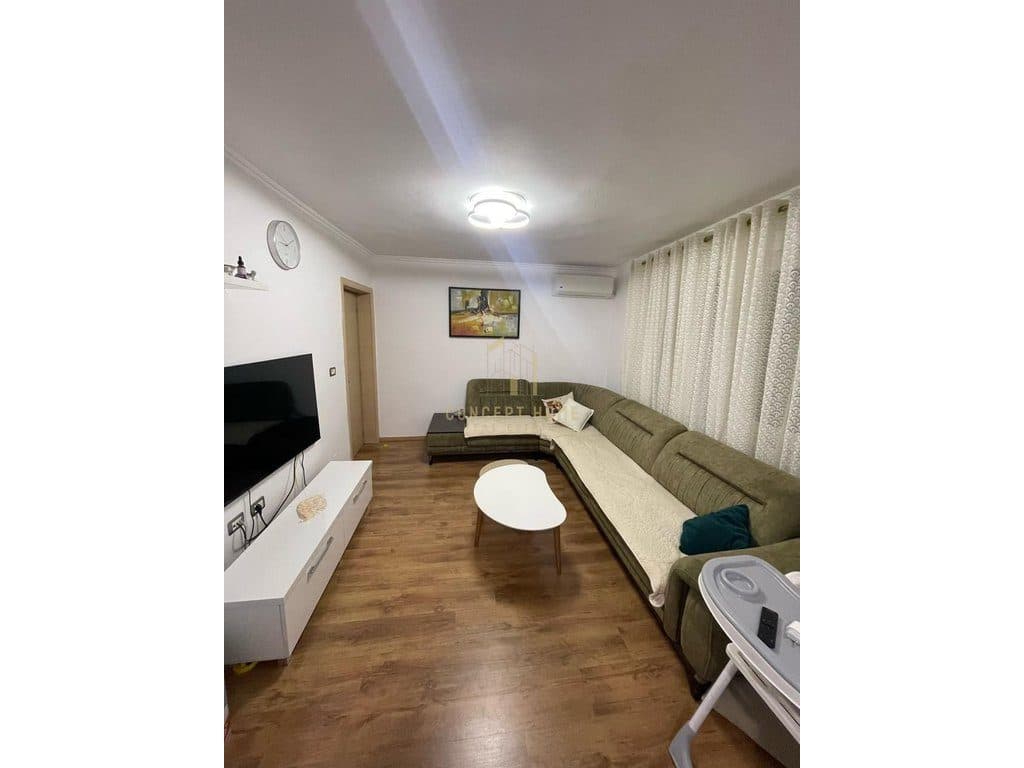 Jepet apartament me qera 2+1+2 prane Qendres 2