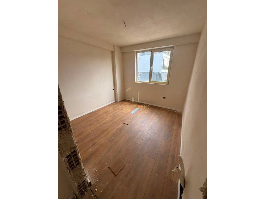 Shitet apartament 1+1 Kompleksi Tom Doshit ,Shkoze