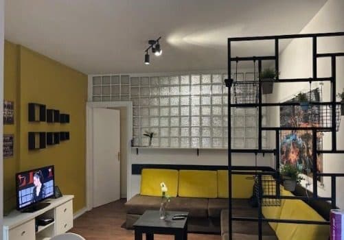 Shitet Apartament 1+1 tek Xhamia e Tabakve/150,000 euro