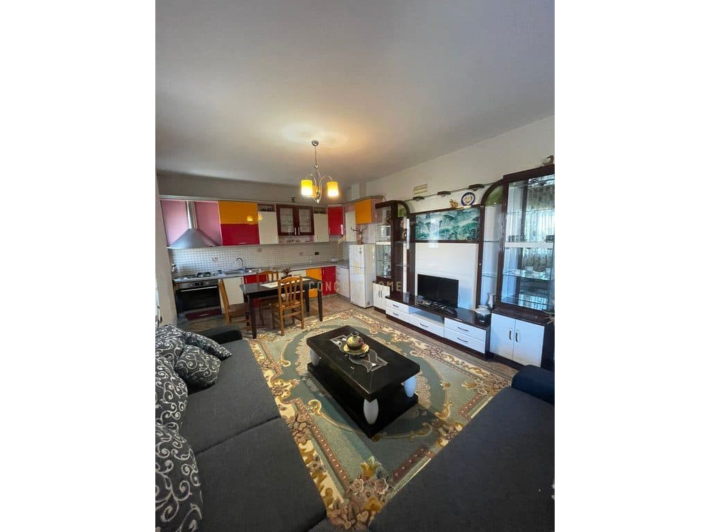 3+1+2 ne Astir/ 500 euro 4