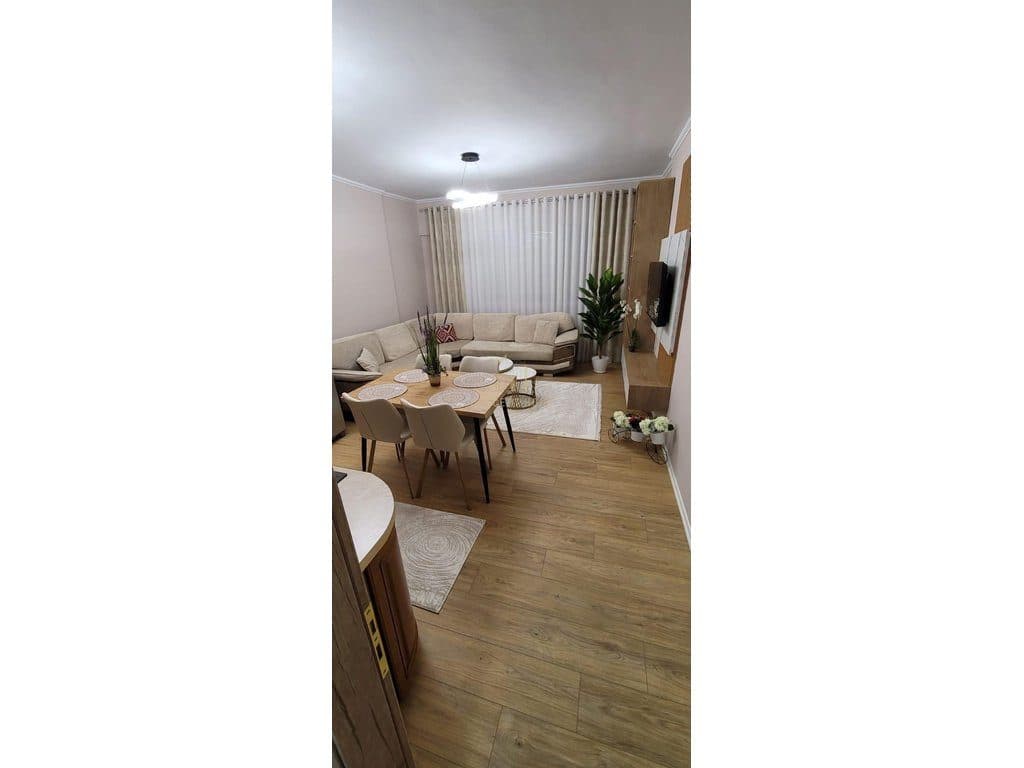 Jepet apartament me qera 2+1+2 te Komuna Parisit