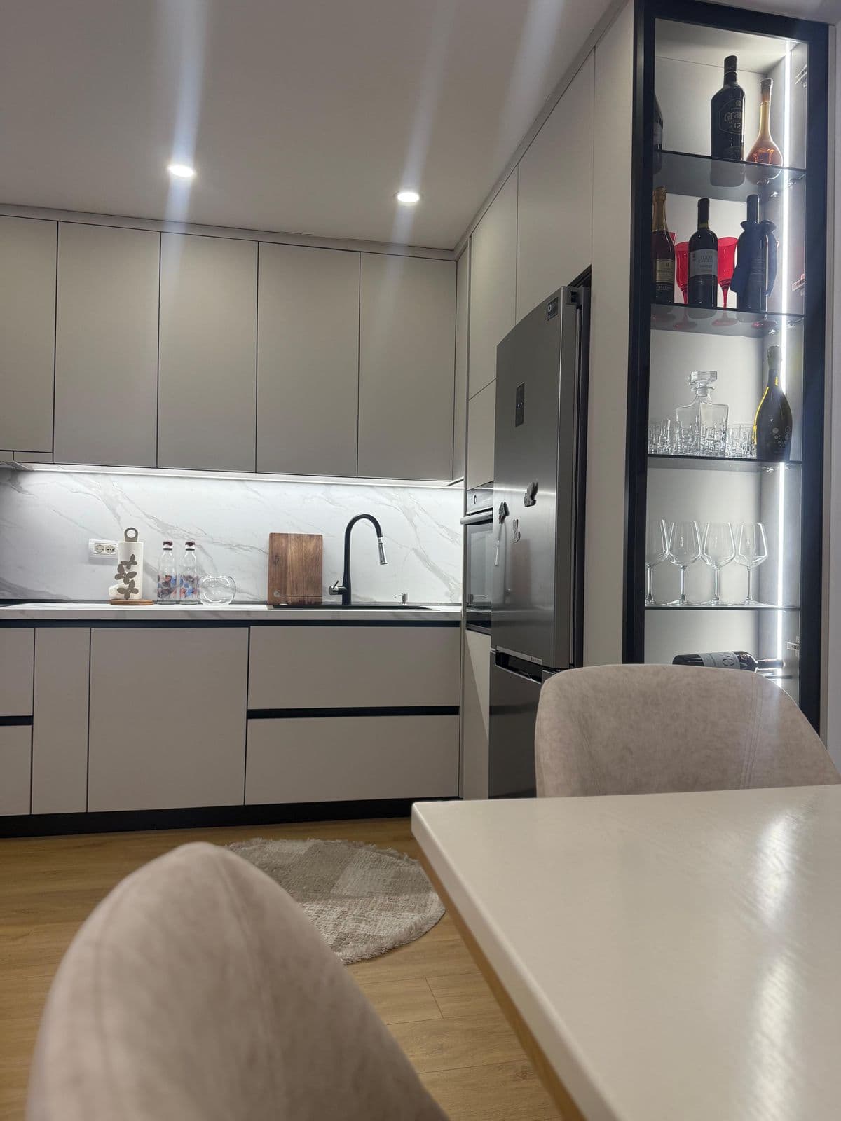 Shitet Apartament 2+1 ne Fresk 2