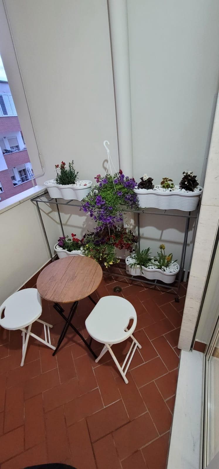 Jepet apartament me qera 2+1+2 te Komuna Parisit 4