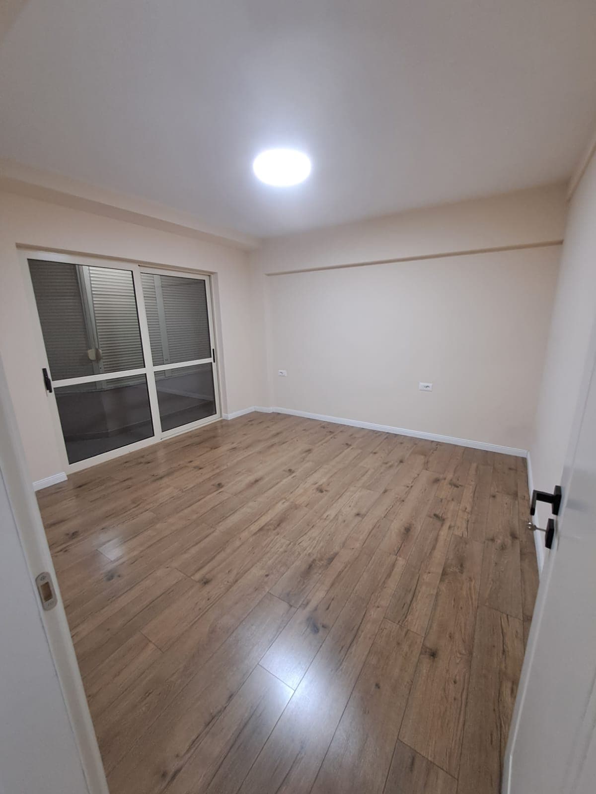 Apartament 2+1 Me Qira në Qendër të Tiranës - 1200€ | 90 m²